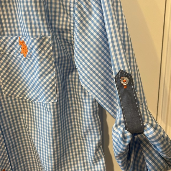 Has Polo Assn button down shirt - Picture 2 of 3